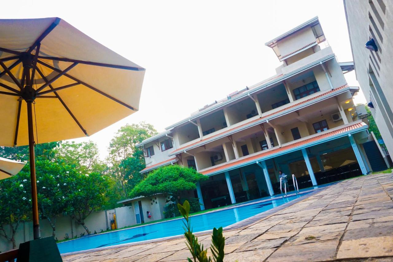 Lavendish Okrin Hotel Катарагама Екстер'єр фото