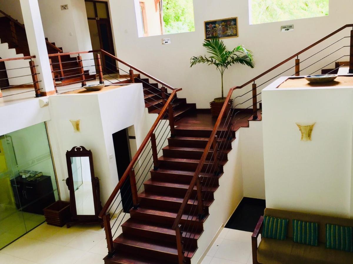 Lavendish Okrin Hotel Катарагама Екстер'єр фото
